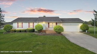 5556 W Barnes Rd, Eaton Rapids, MI 48827