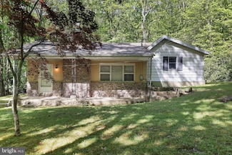 311 N Eastbrook Rd, Effort, PA 18330