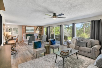 2562 Sam Rayburn Pkwy, Brookeland, TX 75931