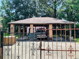 11823 Kingston Dr, Baton Rouge, LA 70807