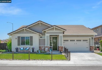 901 Goldfinch Cir, Vacaville, CA 95688