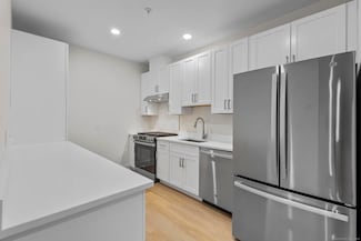 1546 Chapel St Unit 2, New Haven, CT 06511