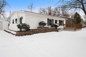 5225 Riviera Dr, Fort Wayne, IN 46825