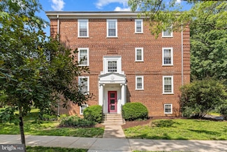 3470 39th St NW Unit 678, Washington, DC 20016