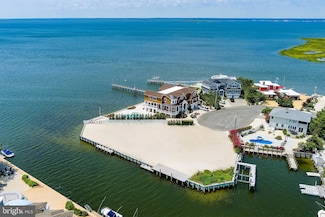 41 W Holly Dr, Beach Haven, NJ 08008