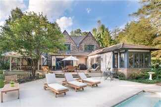 211 Creek Dr, Sewickley, PA 15143
