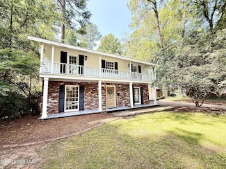 887 Briarwood Dr, Jackson, MS 39211