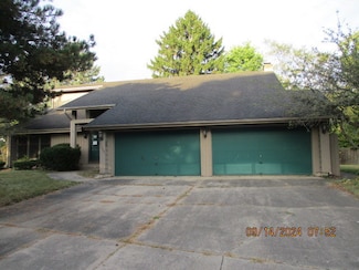 2130 Alta Vista Dr, Waukegan, IL 60087