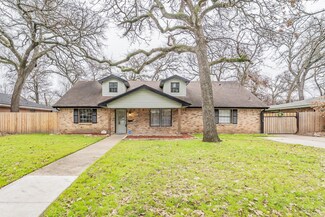 407 Little John Dr, Irving, TX 75061