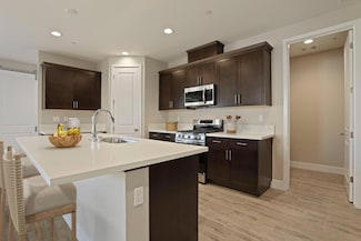 2176 Enchantment Dr, Manteca, CA 95337