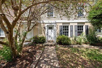 8 Patriot Cir, Durham, NC 27704