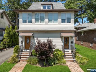 1083 Edgewood Ln Unit A, Fort Lee, NJ 07024