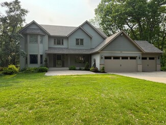 591 Warner Ave S, Mahtomedi, MN 55115