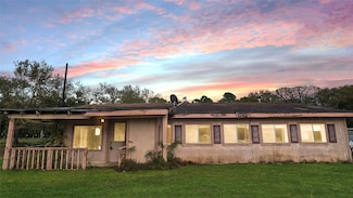 690 N Barbee St, Lovelady, TX 75851