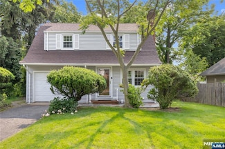 16 Delaney Place, Tenafly, NJ 07670