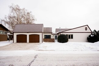 602 Mckenzie Ave, Carrington, ND 58421