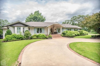 1105 Cardinal Rd, Jonesboro, AR 72401