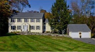 28 Hunting Ln, Sherborn, MA 01770