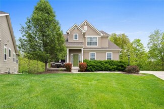 564 Dover Dr, Aurora, OH 44202