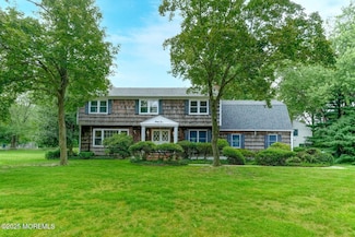 32 Woods Rd, Freehold, NJ 07728