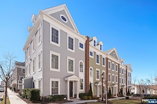 61 Roosevelt Dr, Wood-Ridge, NJ 07075
