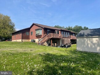 389 Mooredale Rd, Carlisle, PA 17015