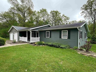 1003 W Broadway St, Loogootee, IN 47553