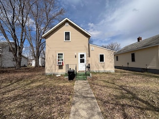 31 E Snelling Ave, Appleton, MN 56208