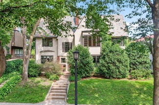 1721 Humboldt Ave S Unit 1, Minneapolis, MN 55403