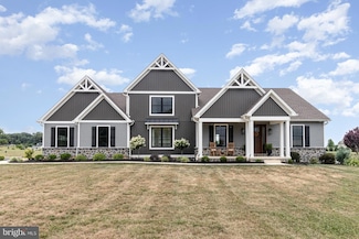 68 N Dickinson School Rd, Carlisle, PA 17015