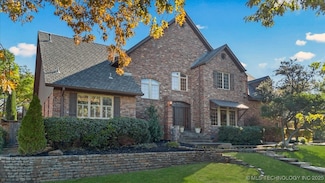 6167 S New Haven Ave, Tulsa, OK 74136