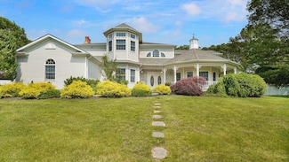 59 Lidge Dr, Farmingville, NY 11738