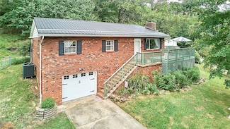 115 Mountaineer Ln, Charleston, WV 25312