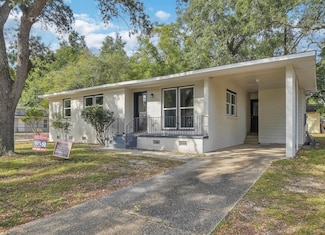 6606 Lee St, Milton, FL 32570
