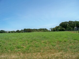 8 Pardon Hill Rd, Dartmouth, MA 02748
