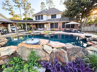 1011 Oak Park Ln, Friendswood, TX 77546