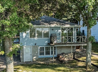 3903 Lake Shore Dr, Okoboji, IA 51355