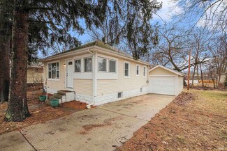 1438 Hudson St, Elkhart, IN 46516