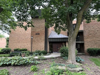1818 E Shorewood Blvd Unit 310, Milwaukee, WI 53211
