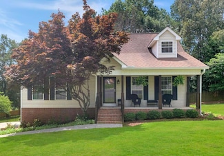 228 Vineyard Dr, Tunnel Hill, GA 30755