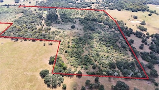 1387 County Road 221, Weimar, TX 78962