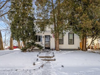 815 S Liberty Ave, Freeport, IL 61032