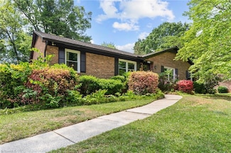 5912 Puritan Ln, Winston Salem, NC 27103