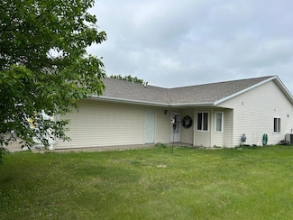 605 Meadows Dr, Hammond, WI 54015