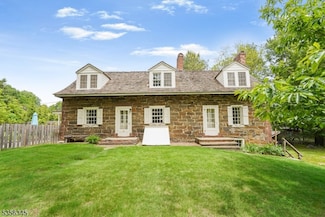 58 Maple Ave, Pine Brook, NJ 07058