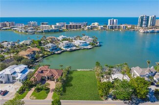 3453 Crayton Rd, Naples, FL 34103