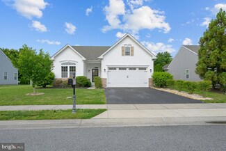 13 Fairway Dr, Ocean View, DE 19970