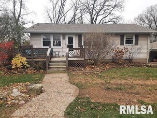 510 Dodge St, Le Claire, IA 52753