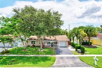 8945 Saddlecreek Dr, Boca Raton, FL 33496