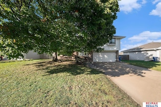 912 Bordeaux Ave, Bellevue, NE 68123
